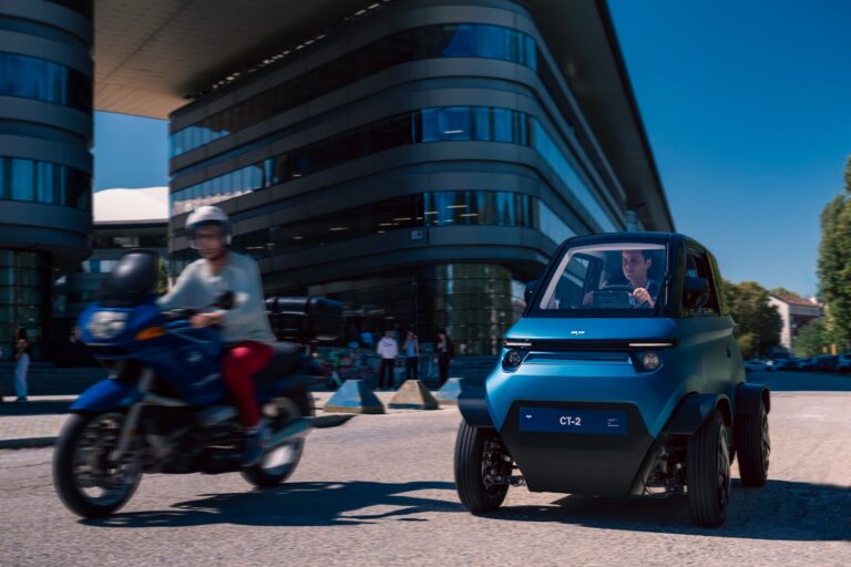 City Transformer has unveiled the CT-2, a two-seater microcar with a 1+1 seating configuration, featuring a chassis with variable-width capabilities