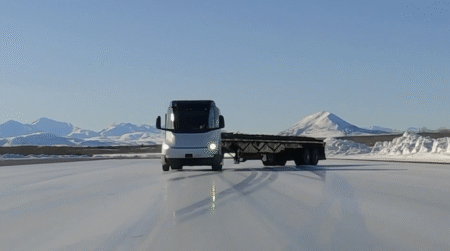How the Tesla Semi recovers a jackknife situation